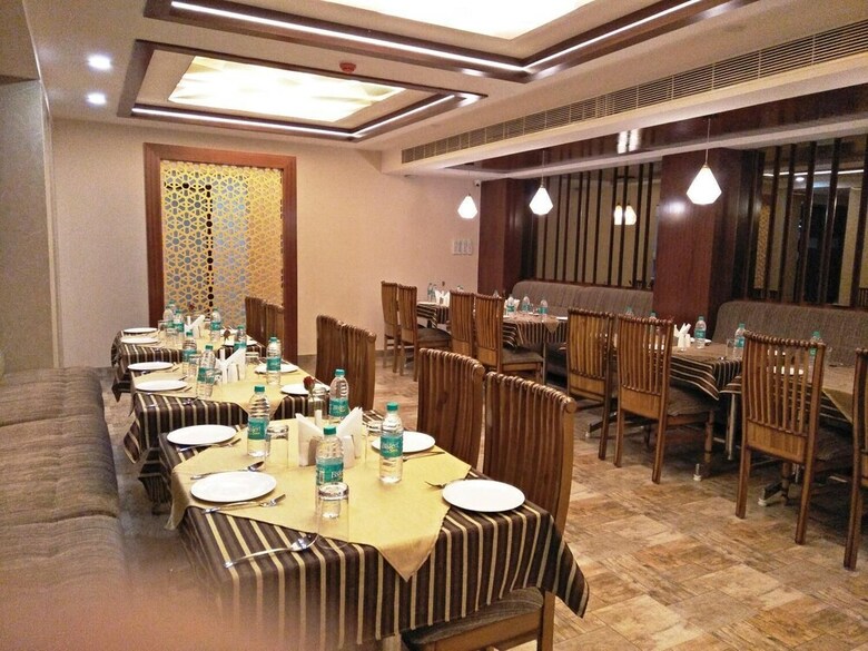 Hotel Mansha Regency