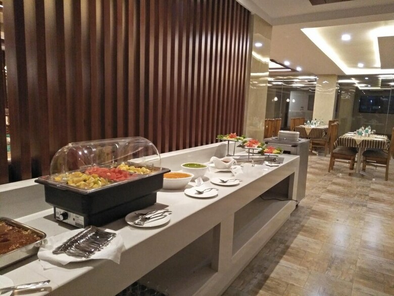 Hotel Mansha Regency