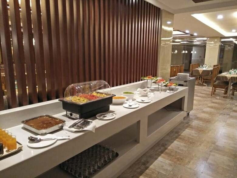 Hotel Mansha Regency
