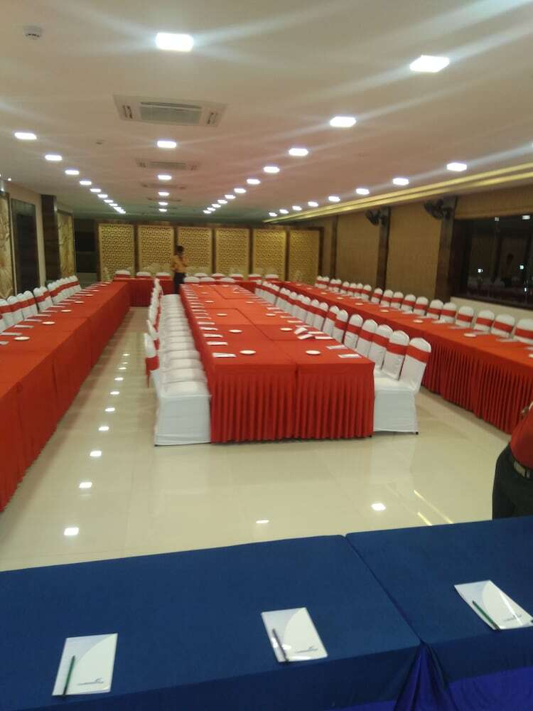 Hotel Mansha Regency