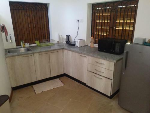 Hostal Beach Bungalow At Pondicherry