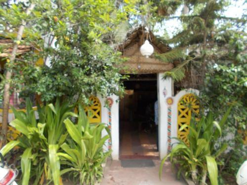 Hostal Orly Cafe And Guest House