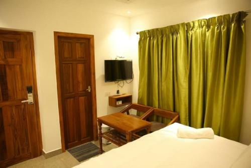 Hotel Le Holiday Inn