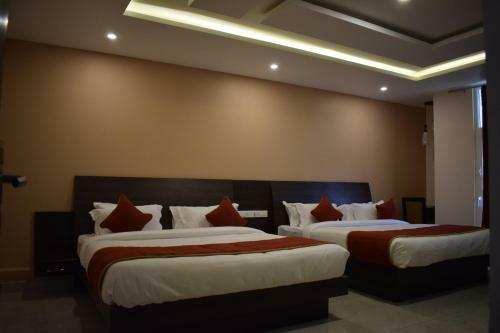 Hotel White Pearl Residency