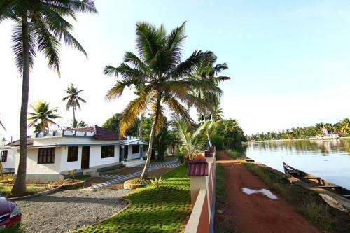 Abella Lakeview Homestay