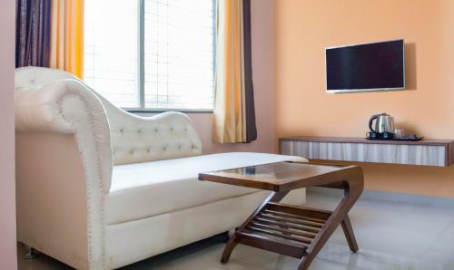 Hotel Treebo Trend Naunidh Suites