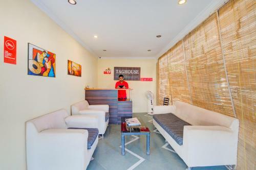 Hotel Oyo 10108 Tag House