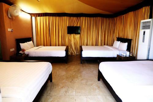 Hotel Sunny's World
