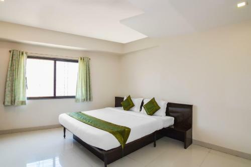 Hotel Treebo Trip Mahalaxmi Executive