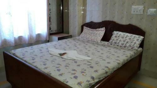 Hotel Goroomgo Sureswory Pampa Puri