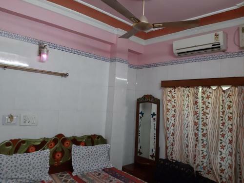 Hotel Goroomgo Sureswory Pampa Puri