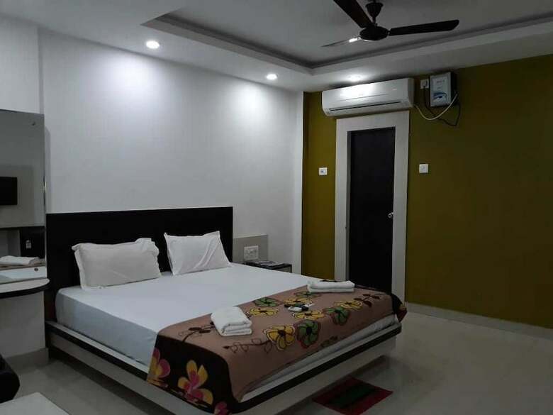 Hotel Goroomgo Shayon Residency Puri