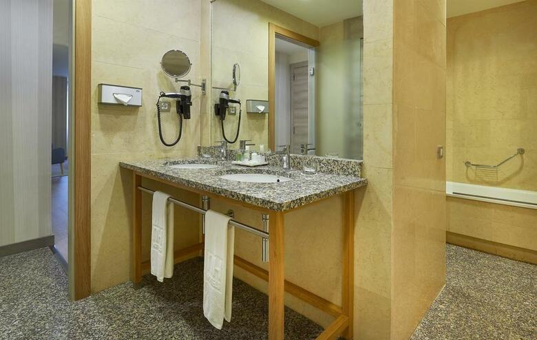 Hotel Hesperia A Coru�a Centro
