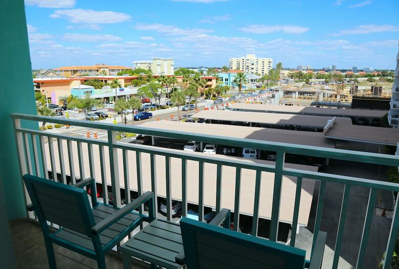 Quality Hotel On The Beach