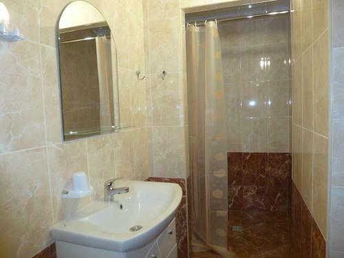 Hostal Duna-centre Guest House