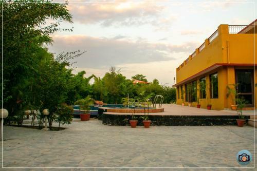 Hotel Aura Corbett Resort