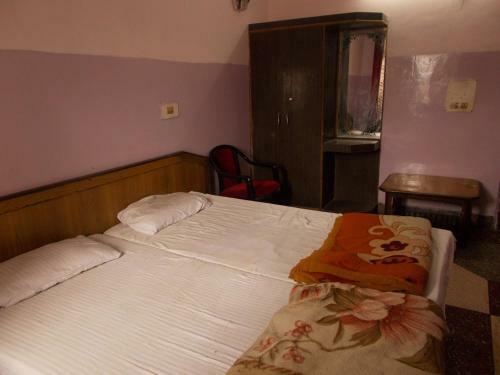 Hotel Economical Rooms Near Triveni Ghat