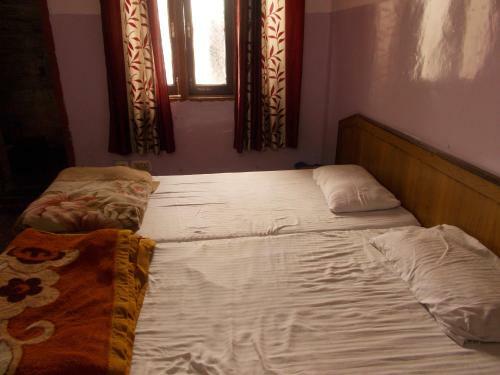 Hotel Economical Rooms Near Triveni Ghat