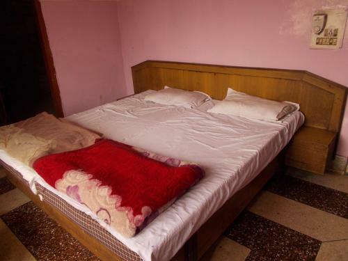 Hotel Economical Rooms Near Triveni Ghat