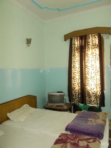 Hotel Economical Rooms Near Triveni Ghat
