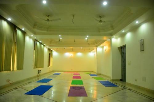 Hotel Vasundhara Palace