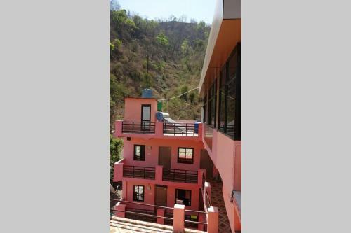 Hostal Holistic Stay With Yoga Sessions
