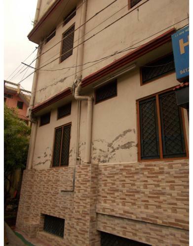 Hotel Deluxe Stay Near Isbt