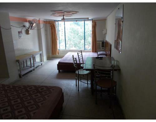 Hostal Rooms Near Sachcha Dham Ashram