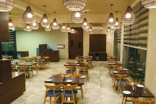 Lion Park Hotel & Resorts