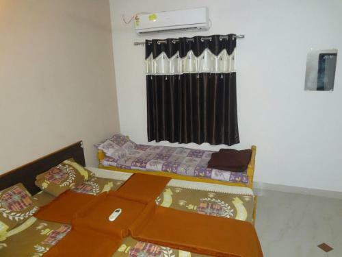 Hotel Shiv Farm House