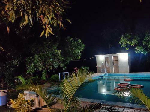 Hotel Shiv Farm House