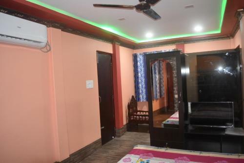 12 Homestay Apartments