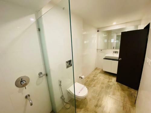 Hotel Saluja Residency New Amber Bar & Restraurant