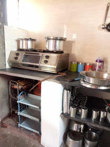 Hostal Rashmi Woods Hotel & Resort