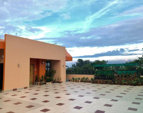Hostal Orange Homestay