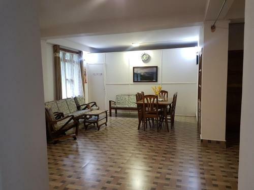 Hostal Shillong Pine Guest House