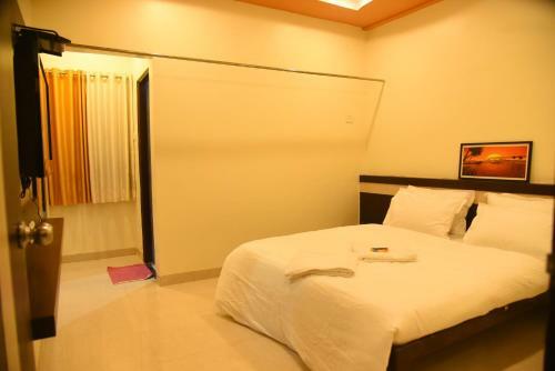 Hostal Hotel Sai Namo Palace