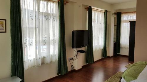 Hostal Hotel Woodland Hill Stay