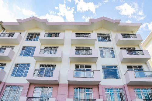 Apartamentos Elegant 2bhk Home, Bharari