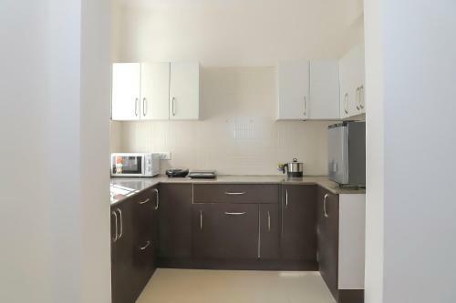 Apartamentos Elegant 2bhk Home, Bharari