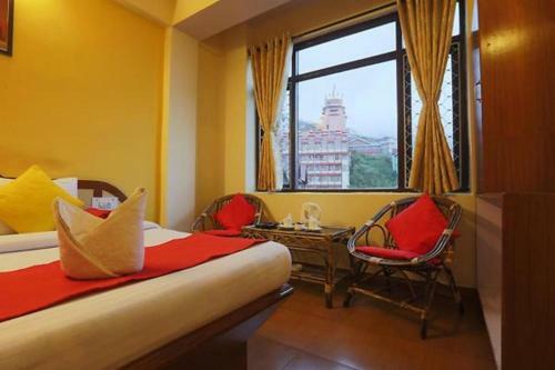 Hotel Harmony Purple Mall Road