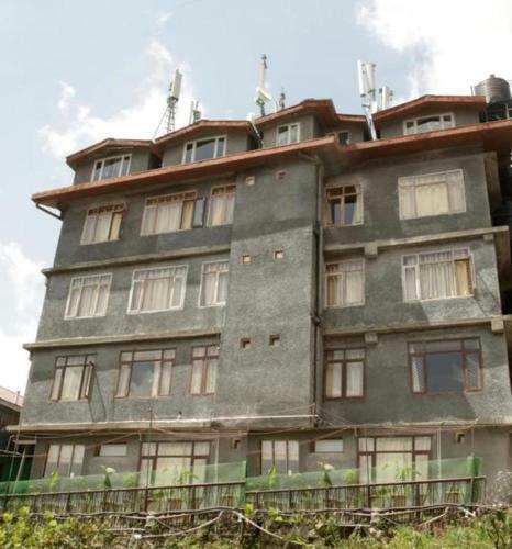 Hotel Harmony Purple Mall Road