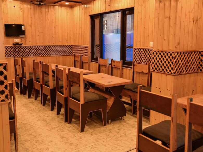 Hotel Oyo 12850 The Nest