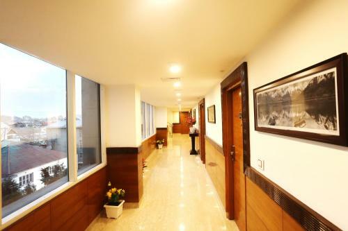 Hotel Regenta Central Point Srinagar