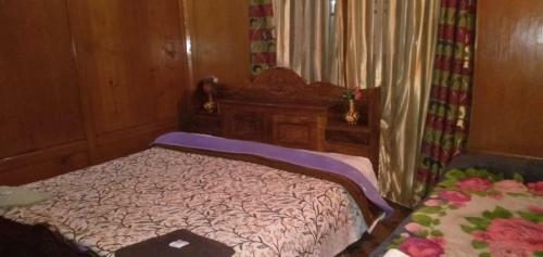 Goona Land Kings Throne