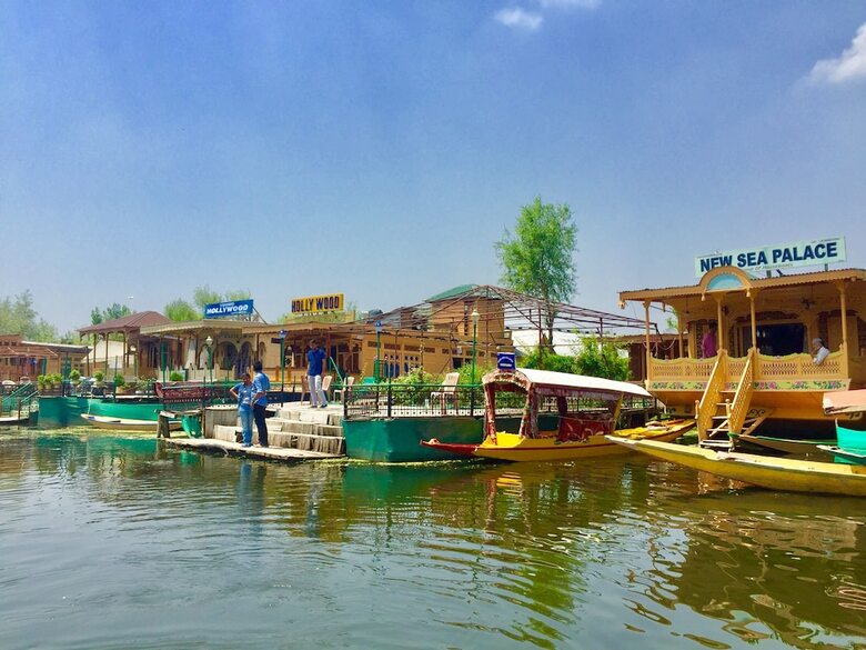 Hotel New Sea Palace Houseboats