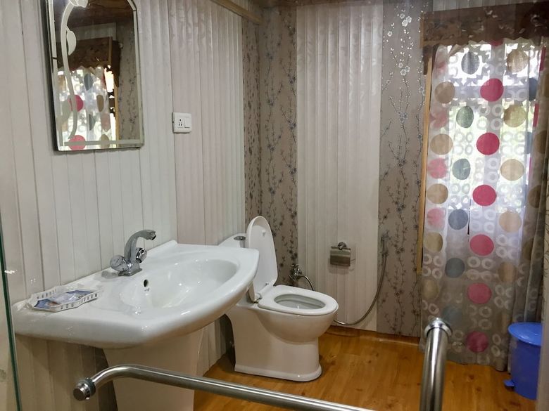 Hotel New Sea Palace Houseboats
