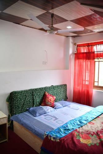 Shamus Javed Home Stay