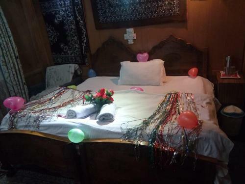 New Shamus Maqbool Group Of Houseboat
