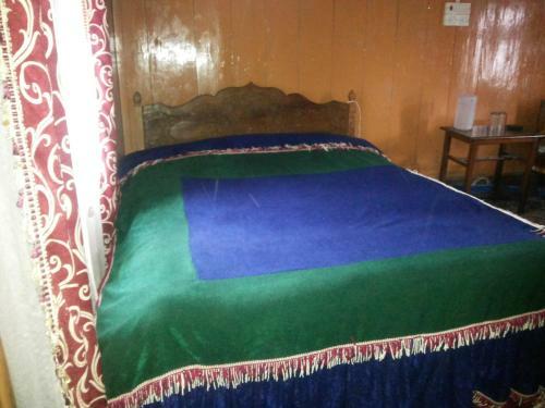 New Shamus Maqbool Group Of Houseboat